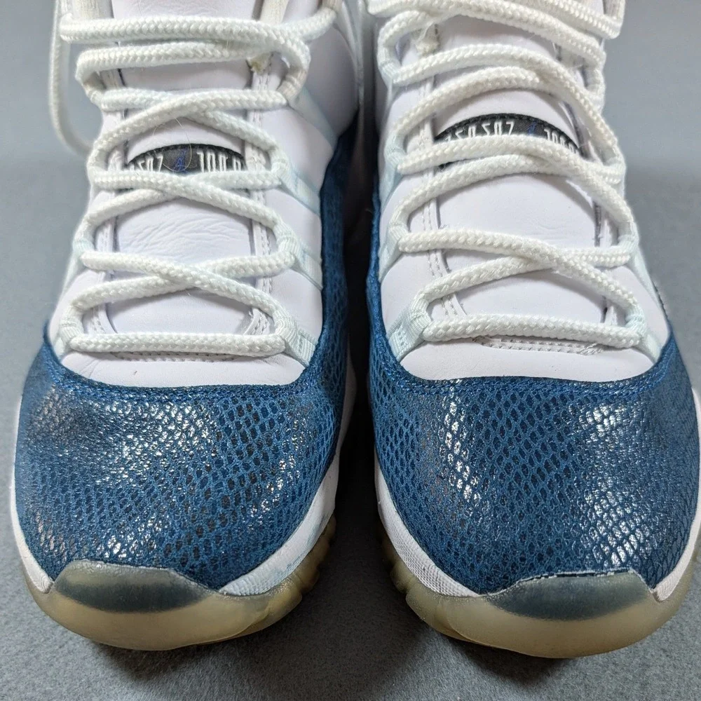 Jordan 11 Retro Low Navy Snakeskin Mens Size 9.5 White Blue CD6846-102